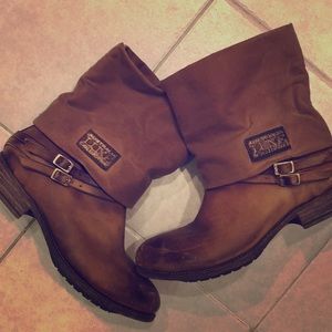 Australian Luxe Latched midcalf boots